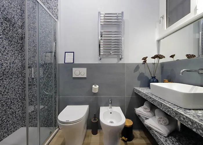 Ych- Urban Style Flat Near San Giovanni *