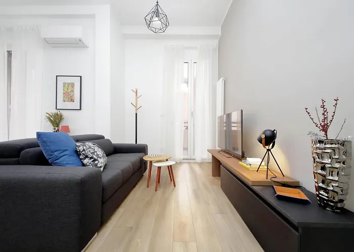 Ych- Urban Style Flat Near San Giovanni * Roma