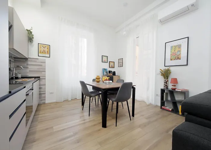 Ych- Urban Style Flat Near San Giovanni * Roma