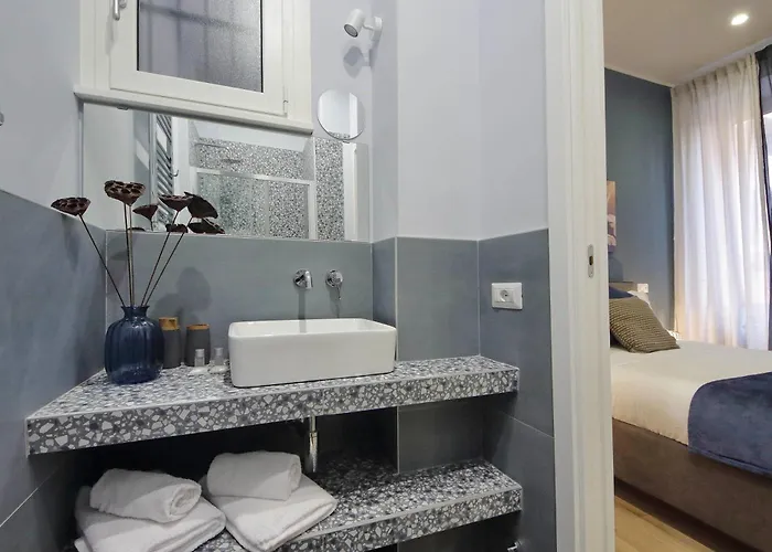 Ych- Urban Style Flat Near San Giovanni Daire *